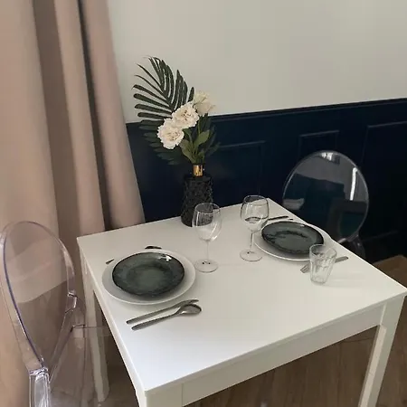 La Dandy - Beau T2 -terrasse, Parking Gratuit, Climatisation Appartement *